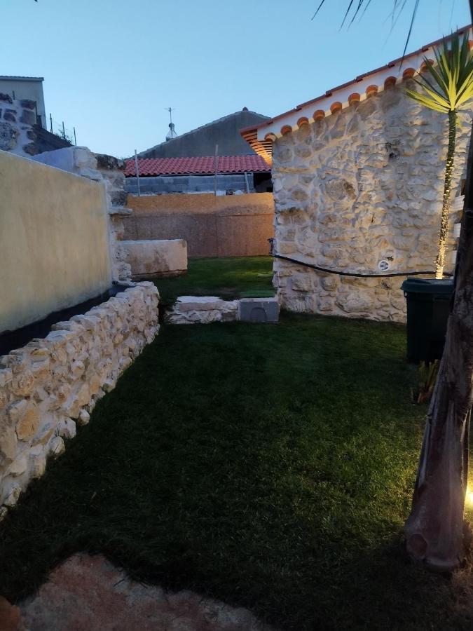 Moradias Do Castelo, Um Pequeno Paraiso Como Lhe Chamam Ourem Exterior photo
